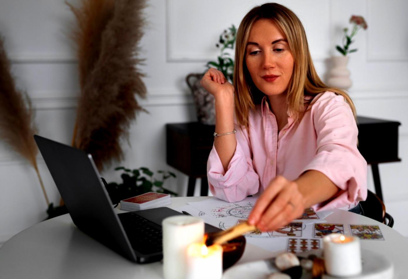 Financial workflow consultation session